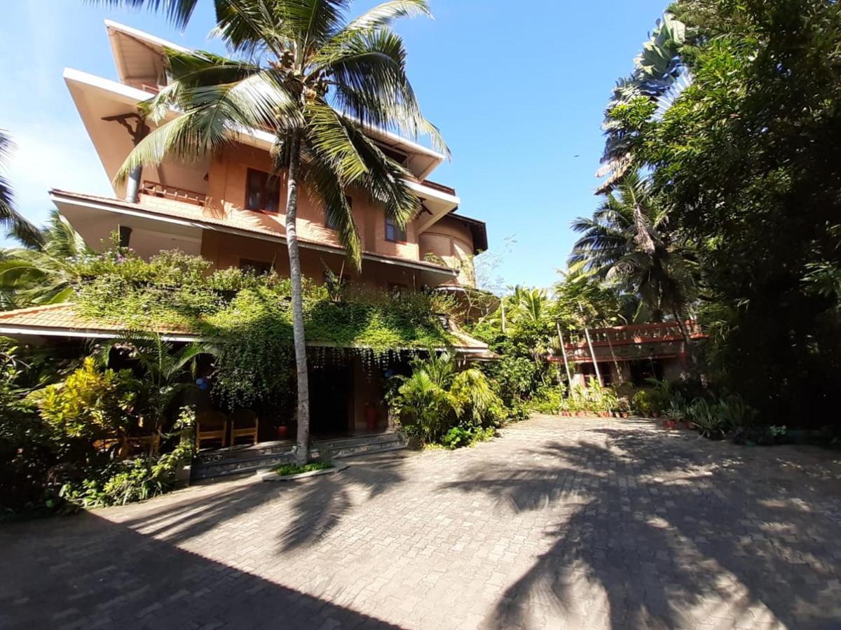 Wild Palms On Sea Hotel Kazhakuttam Ngoại thất bức ảnh